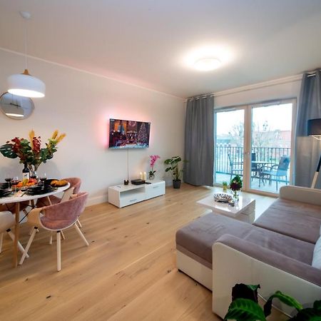 Maya'S Flats & Resorts - River View Gdansk Ngoại thất bức ảnh
