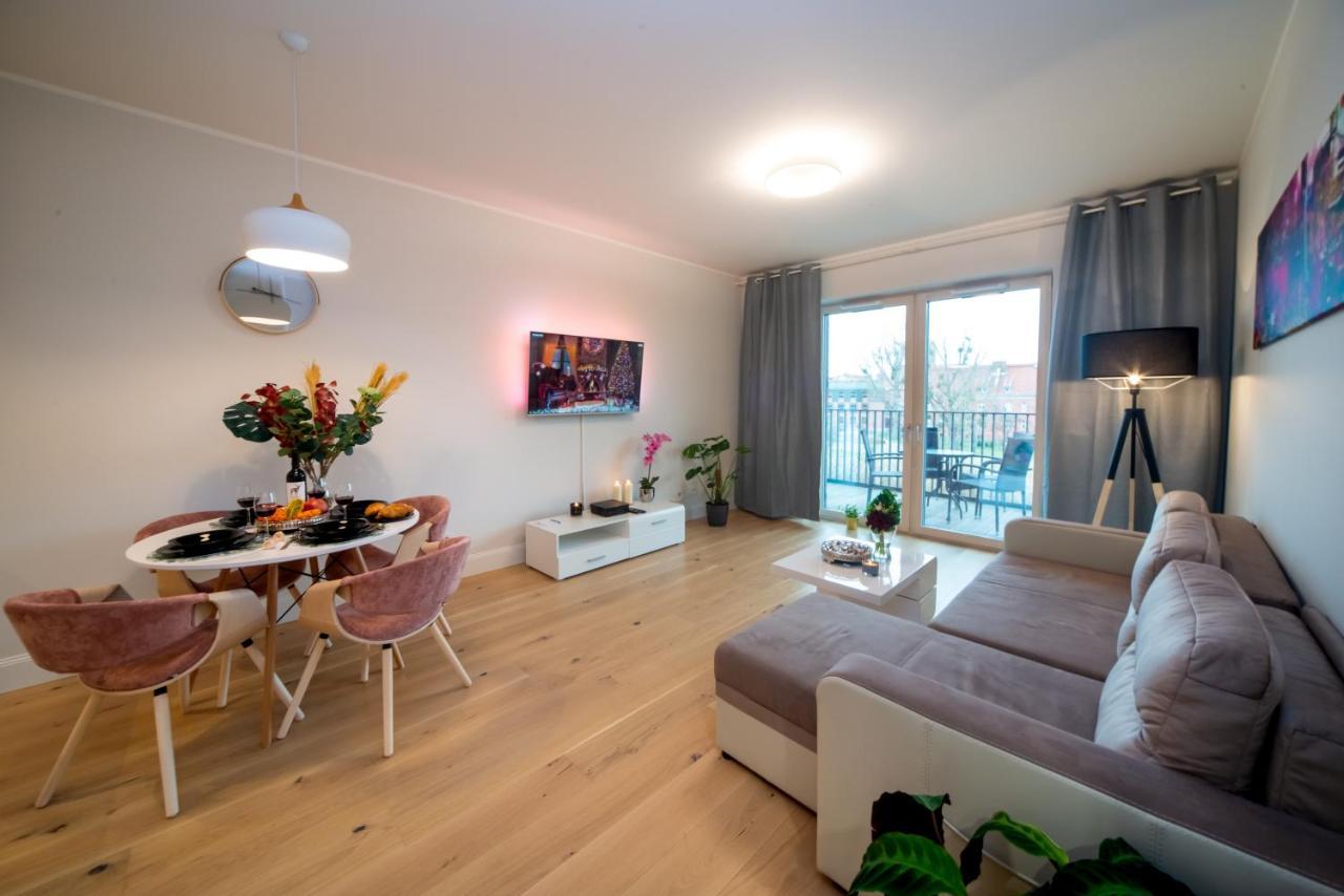 Maya'S Flats & Resorts - River View Gdansk Ngoại thất bức ảnh